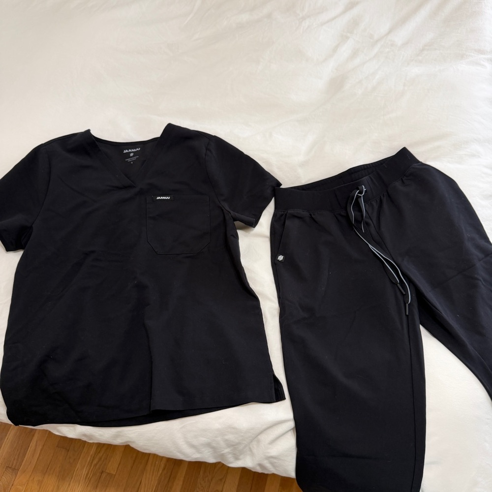 Jaanuu Scrub set (black)